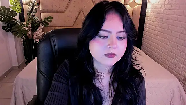 Czat XXX na żywo – crimson_tati_