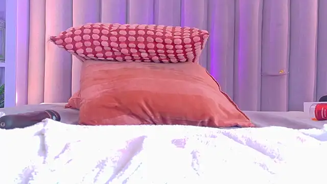 Chat XXX en directo de Meganlove__