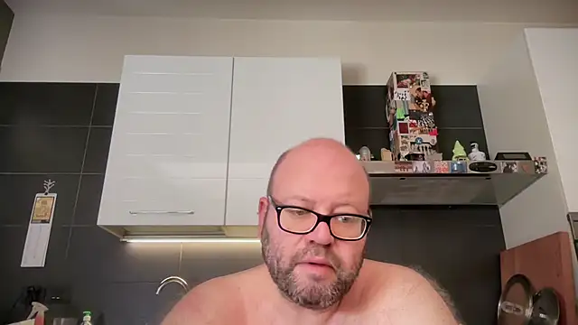 theitalianbear Chat XXX live