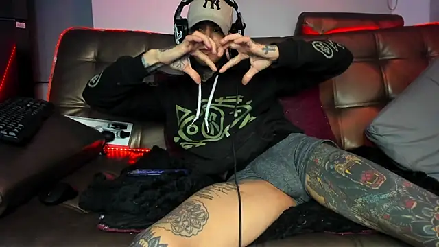 Chat +18 de jhonny__ackerman ao vivo
