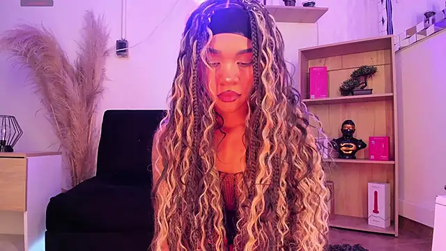 XXX chat uživo modela Tylla__