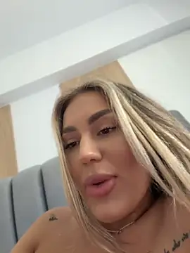 BarbieDoll13 Chat XXX live