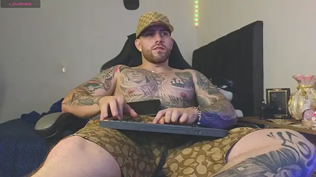 Ades_Lowe live XXX chat