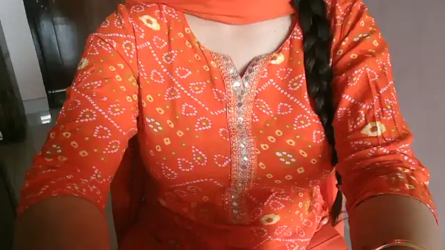 HotNiyathi – Live XXX-chat