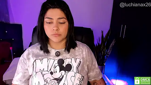 XXX chat uživo modela lucy26_