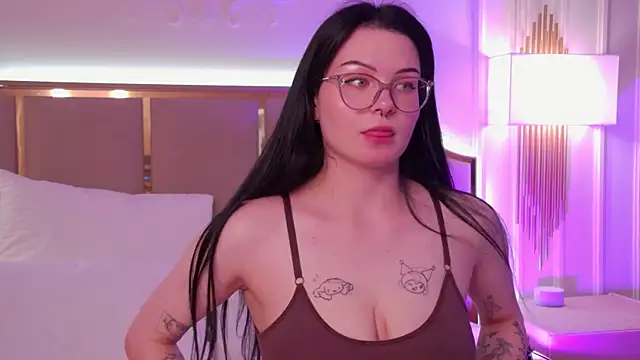 دردشة CindyMil الجنسية المباشرة