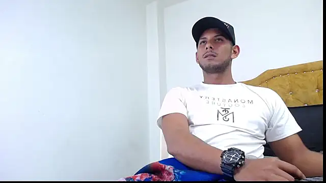 Chris_Dick23 现场XXX聊天