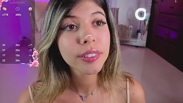 Chat +18 de NATAASHA___ ao vivo