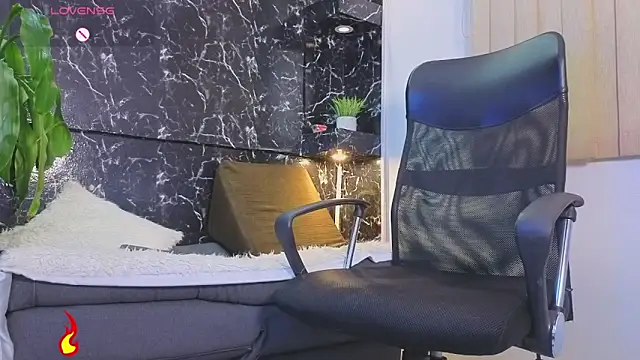 XXX chat uživo modela MR_EITHAN