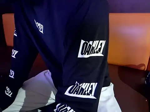 Ta3939 现场XXX聊天