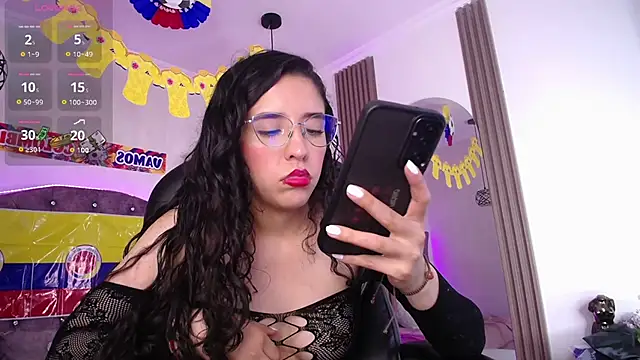 دردشة Amara_Davis1 الجنسية المباشرة
