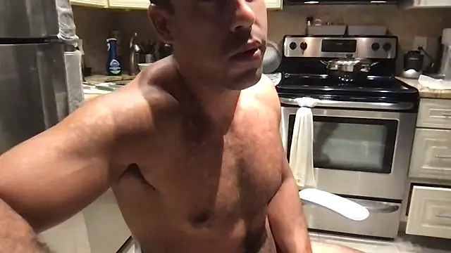 BigGuyMuscle 即時 XXX 聊天
