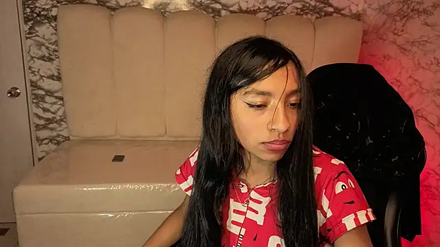 Adarasuri_v's Live XXX Chat