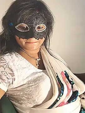 DIRTYSECRET_QUEEN_07 élő XXX-chatje