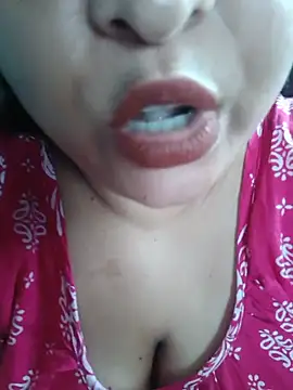 peu8 Adlı Modelin Canlı XXX Sohbeti