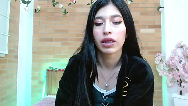 adriscute Adlı Modelin Canlı XXX Sohbeti