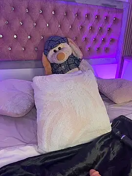 Chat XXX en directo de MylaDreams