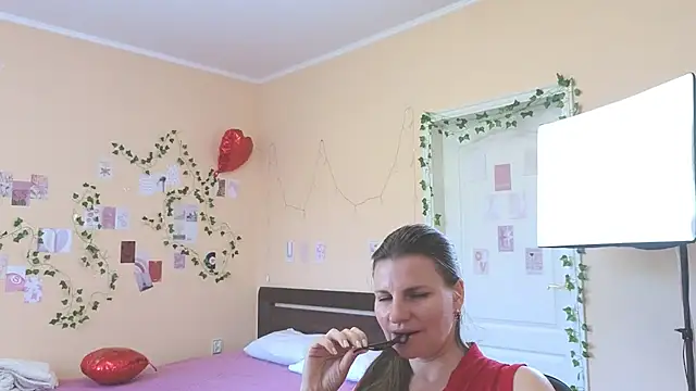 Mirabelle_Velvet Adlı Modelin Canlı XXX Sohbeti