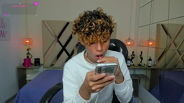 Anyelo_Twink Live XXX Chat
