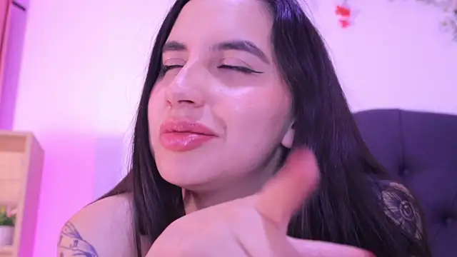 Chatroom XXX en direct de kaylee_lee