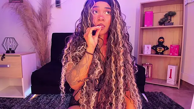Tylla__ élő XXX-chatje