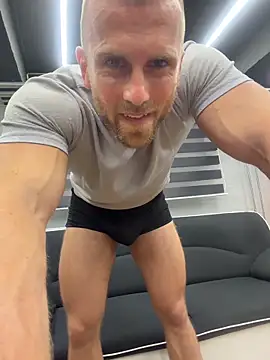 XXX chat uživo modela trainwithme