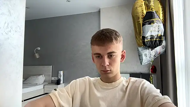 SoloFury 라이브 XXX 채팅