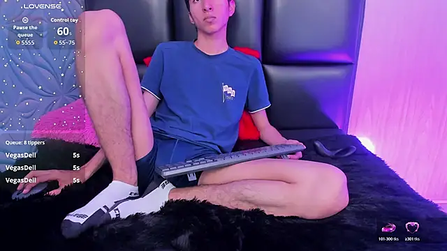 LittleNerd18 Live XXX Chat