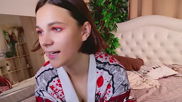 Emi_Mi_ XXX чат на живо