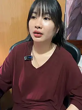 QuynhAnh99's Live XXX Chat