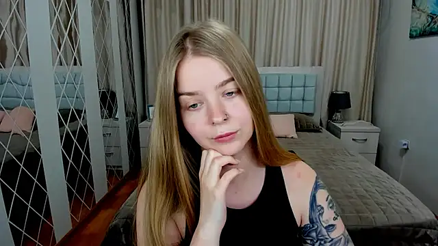 צ'אט XXX בשידור חי של SirenaDoll