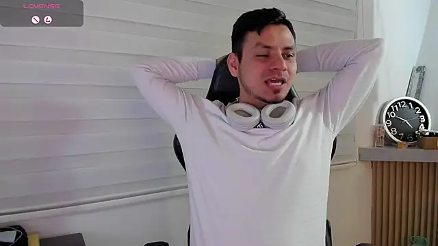 XXX chat uživo modela Rick_Adams