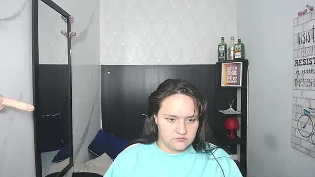 emili_rey Chat XXX in diretta