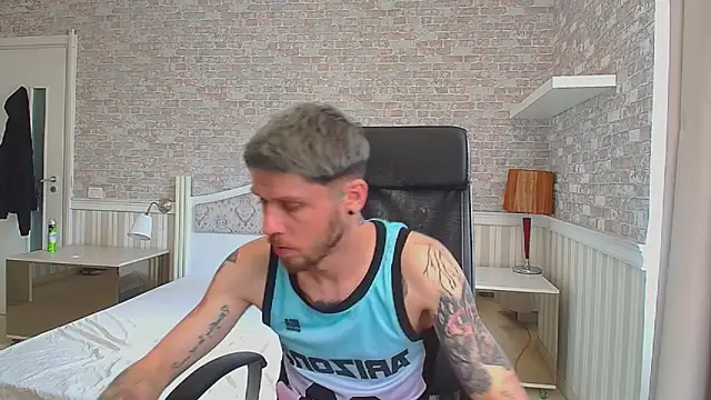 JonahShaw Live XXX Chat