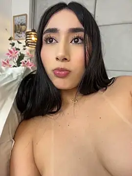 Chat XXX en directo de IvonneOwen
