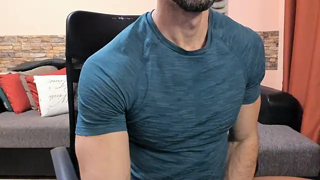 Živý XXX chat HotHunkTrainer