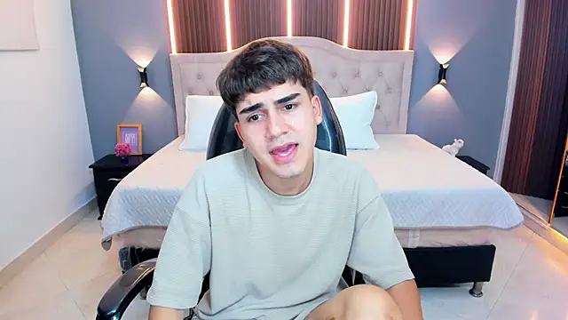 Živý XXX chat Tommy18__
