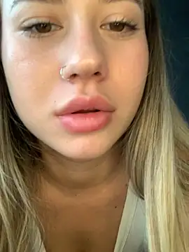 Yourfavblonde's Live XXX Chat