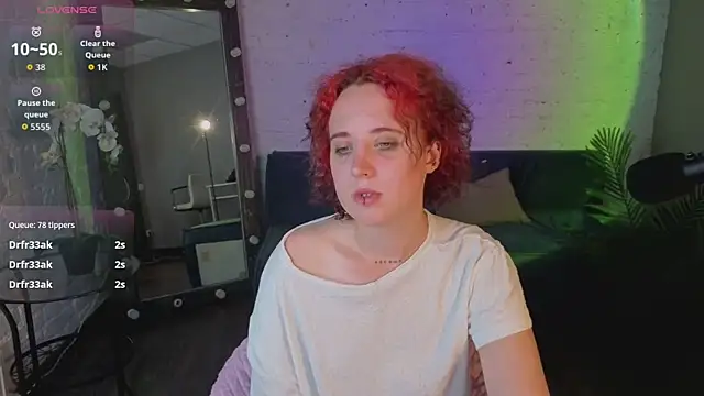 ScarlettSparkss' Live XXX Chat