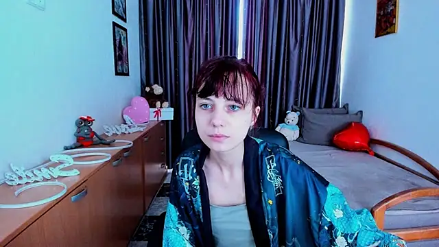 MiniLysii XXX чат на живо
