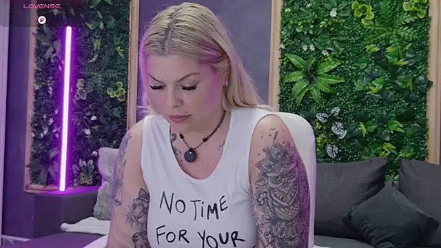 Issa_Jo Adlı Modelin Canlı XXX Sohbeti