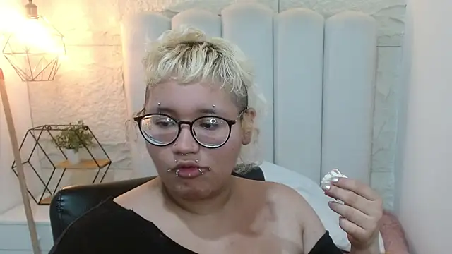 Echypyon_'s Live XXX Chat