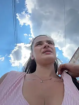 XXX chat uživo modela MiraReach