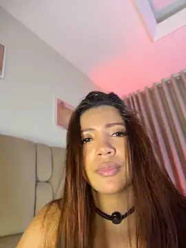 Pushaina__1 Adlı Modelin Canlı XXX Sohbeti