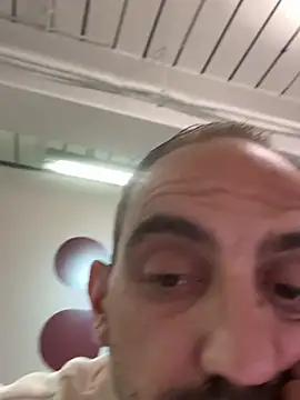 XXX chat uživo modela AlexGogo23