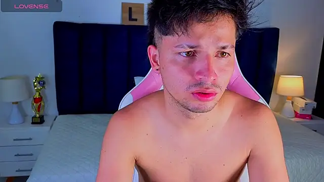 Онлайн чат XXX Issac_james_