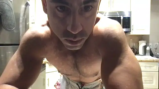 BigGuyMuscle Chat XXX in diretta