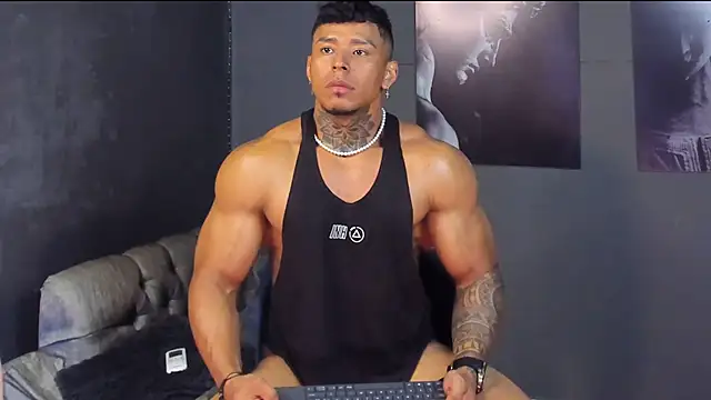 Show modela bradley_smith na web-kameri