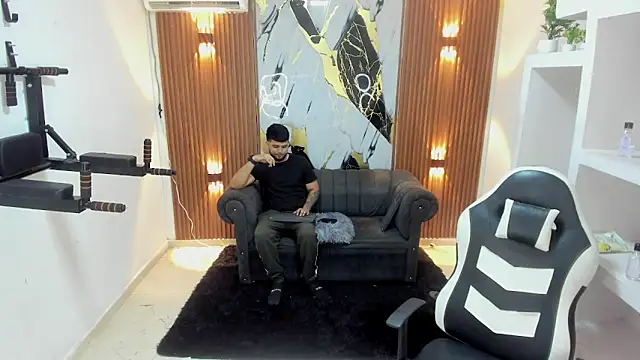 anthony_hott Chat XXX in diretta