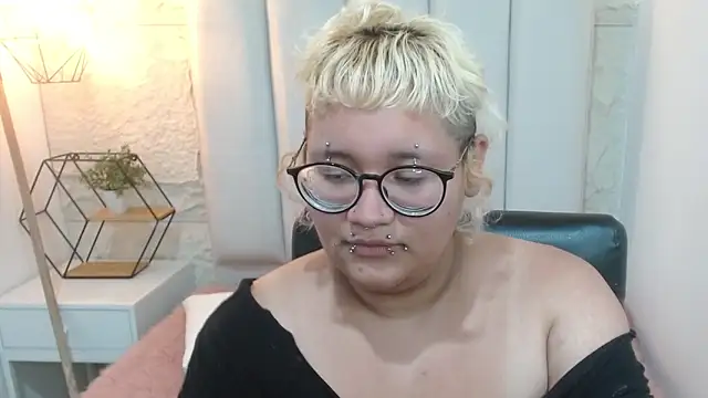 Echypyon_ Live XXX-chat